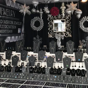 Deco jewelry